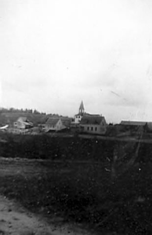 Ancienne école, à droite salle paroissiale