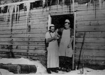 Fernand Ringuette et Eugène Bélisle au chantier du Lac Chaîne